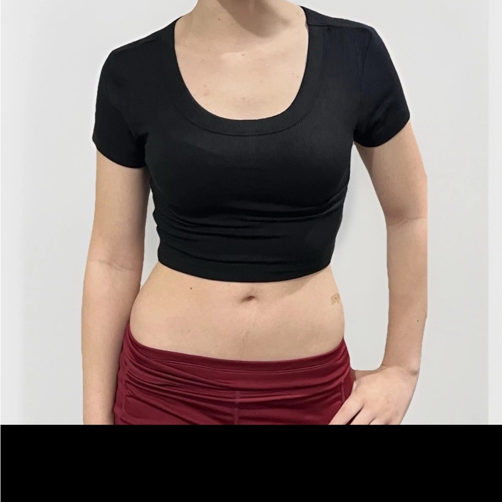Zenana Black Ribbed knit scoop neck Women's Crop Top Sz M